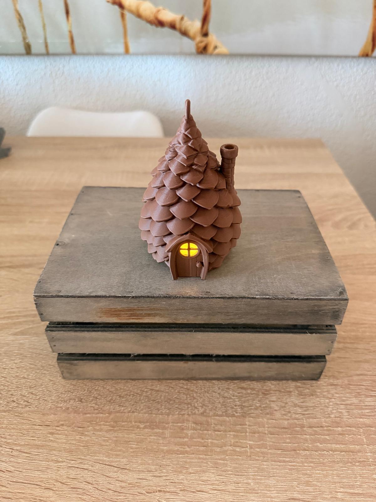 La Acogedora Cabaña de la Piña con Luz LED – Adorno Navideño 3D