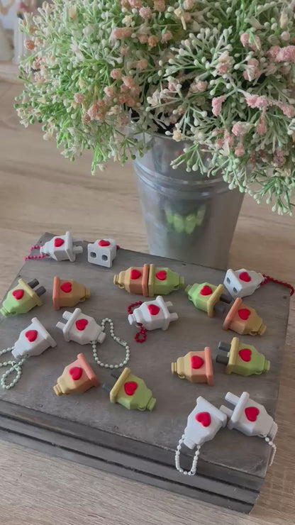 🔑 Llaveros Enchufe - San Valentín